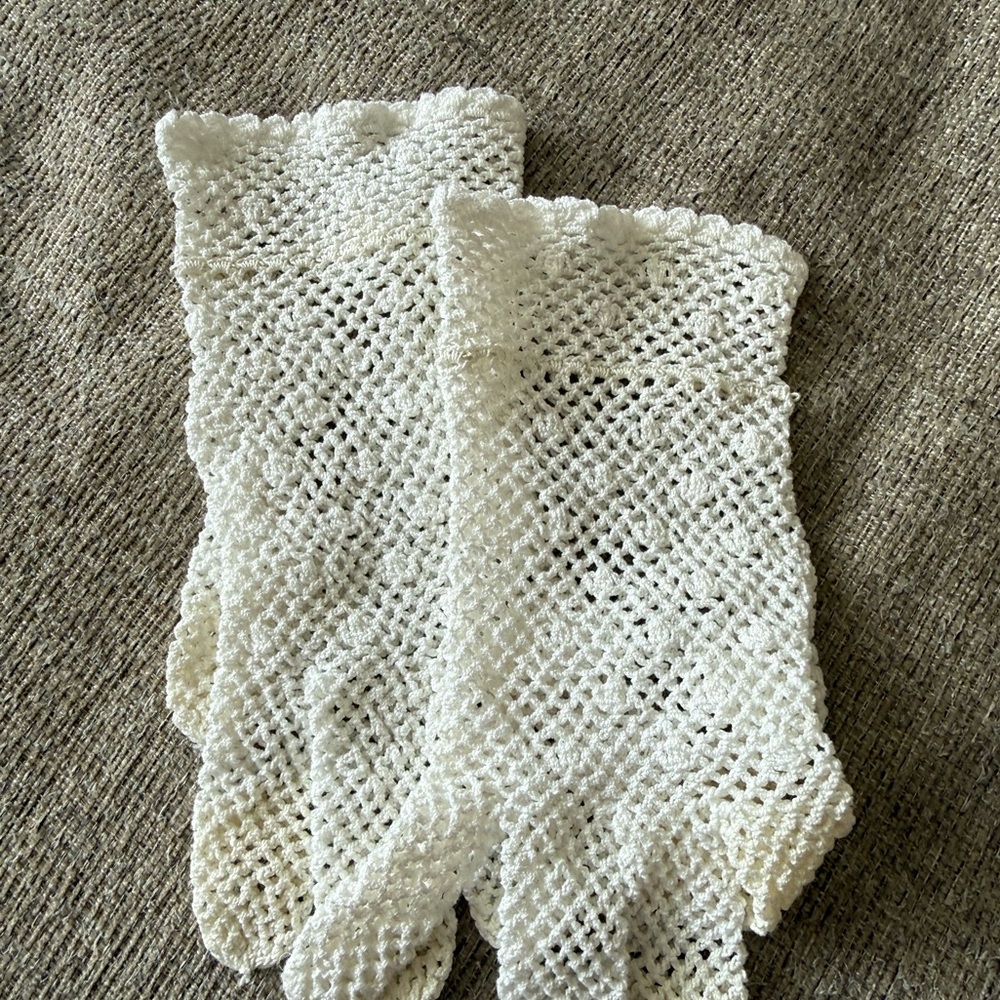 Vintage crocheted gloves - Picture 3 of 3